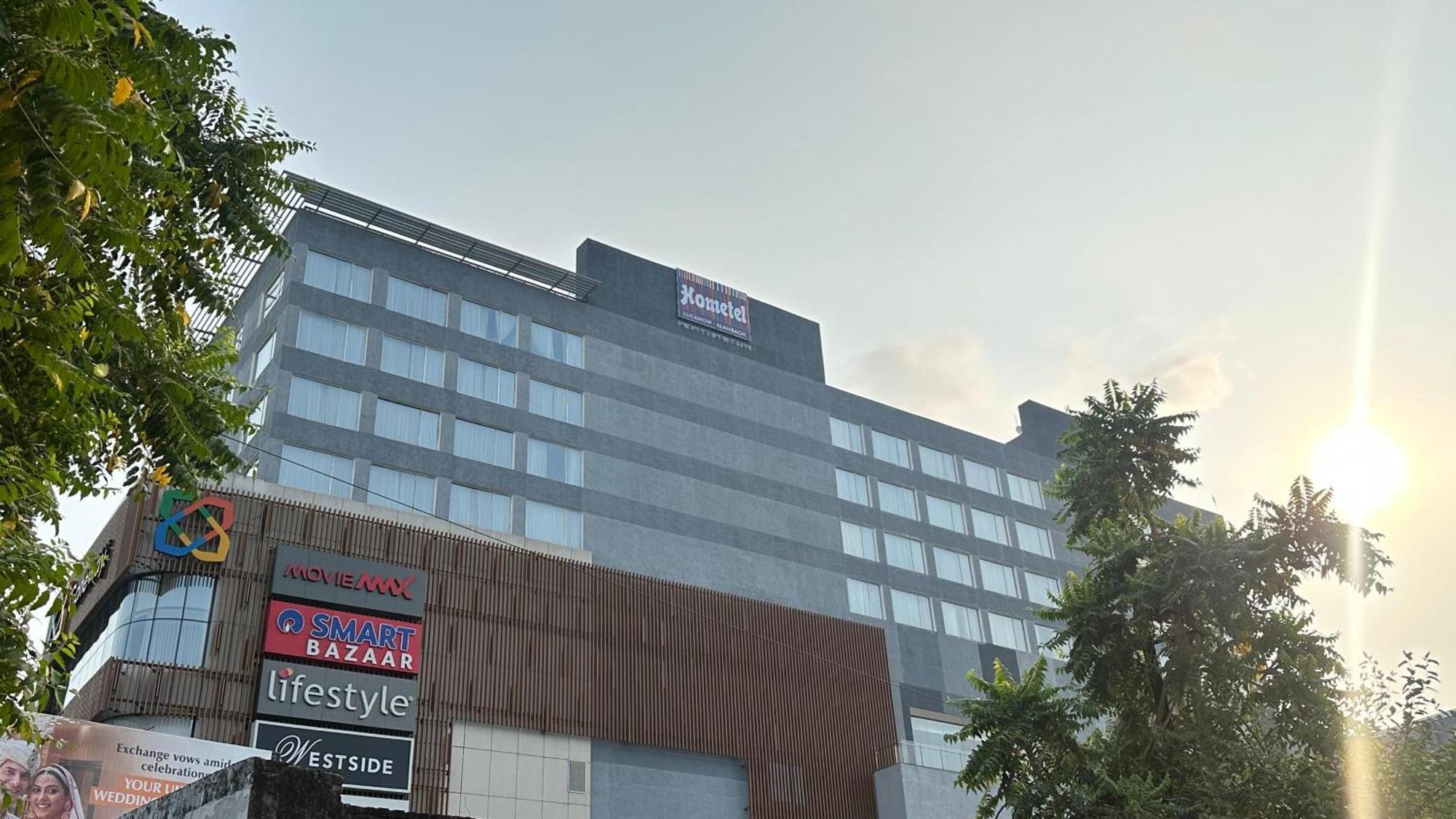 Hometel Alambagh Lucknow - A Sarovar Hotel Exterior foto