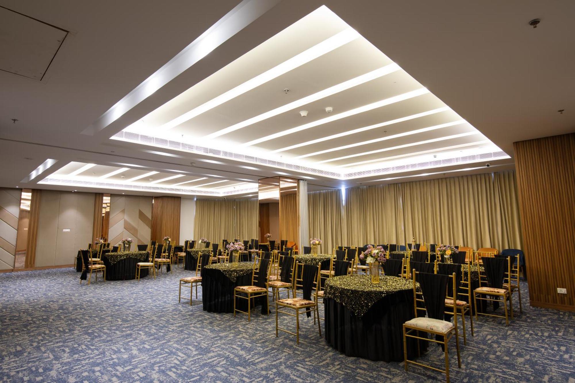 Hometel Alambagh Lucknow - A Sarovar Hotel Exterior foto